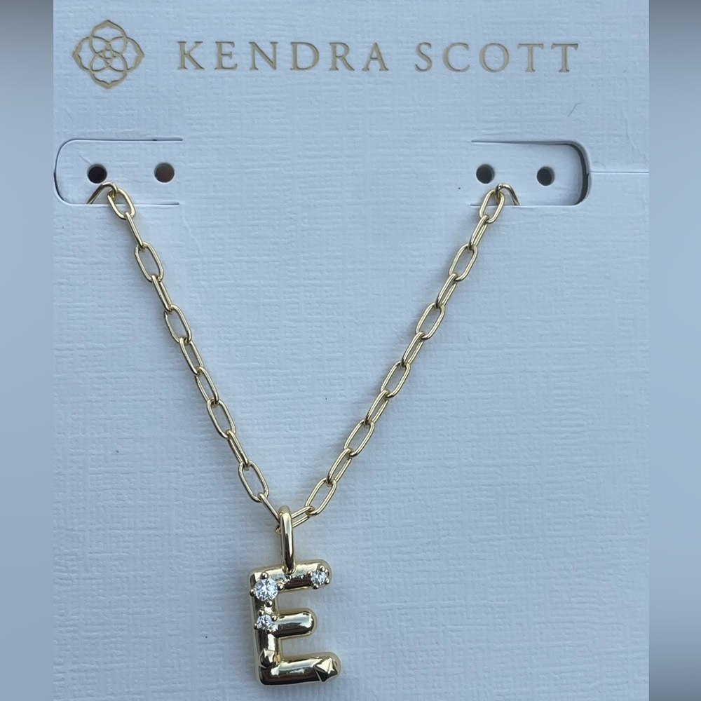 NWT- Kendra Scott Crystal Letter “E” Pendant Necklace